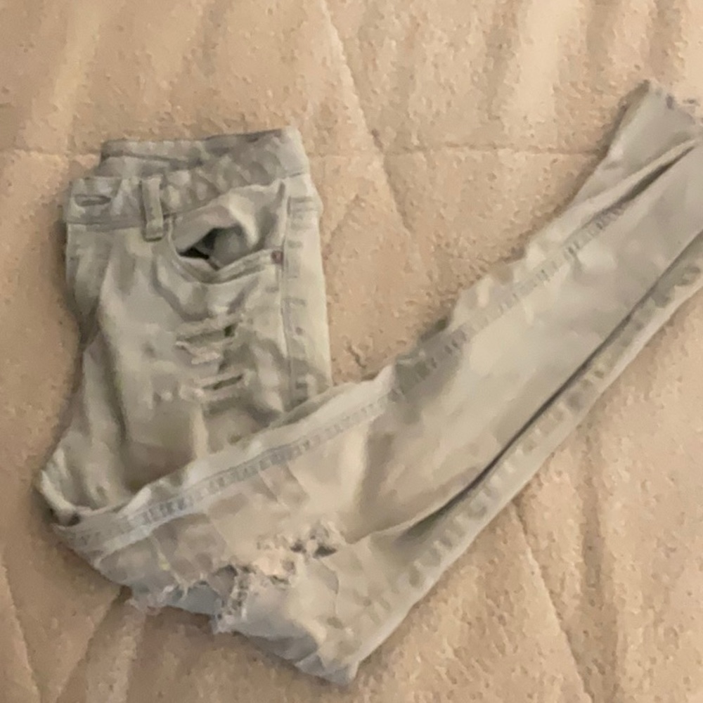 Ripped skinny jeans